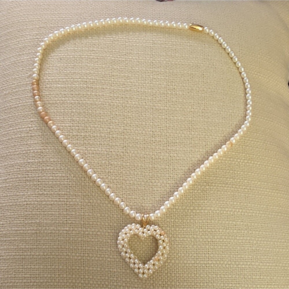 Faux Pearl Beaded Necklace Heart Pendant Gold Tone Barrel Clasp White